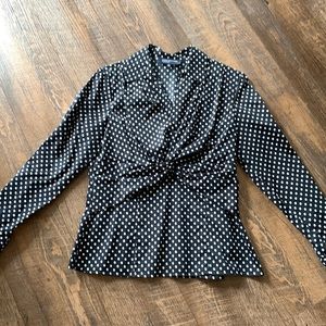 Jones New York. top. Medium. Black/ white